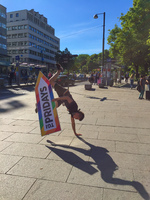 Hilser på skyggen
