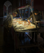 De selger ikke bare suvenirer i Venezia